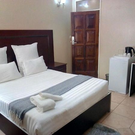 Zenith Lodge Lusaka Exterior foto