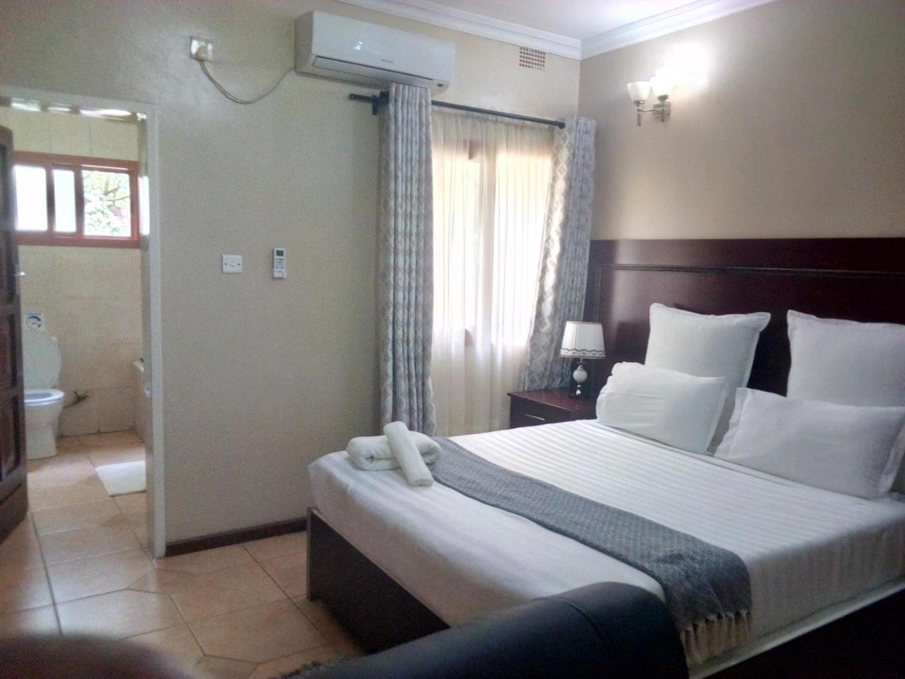 Zenith Lodge Lusaka Exterior foto