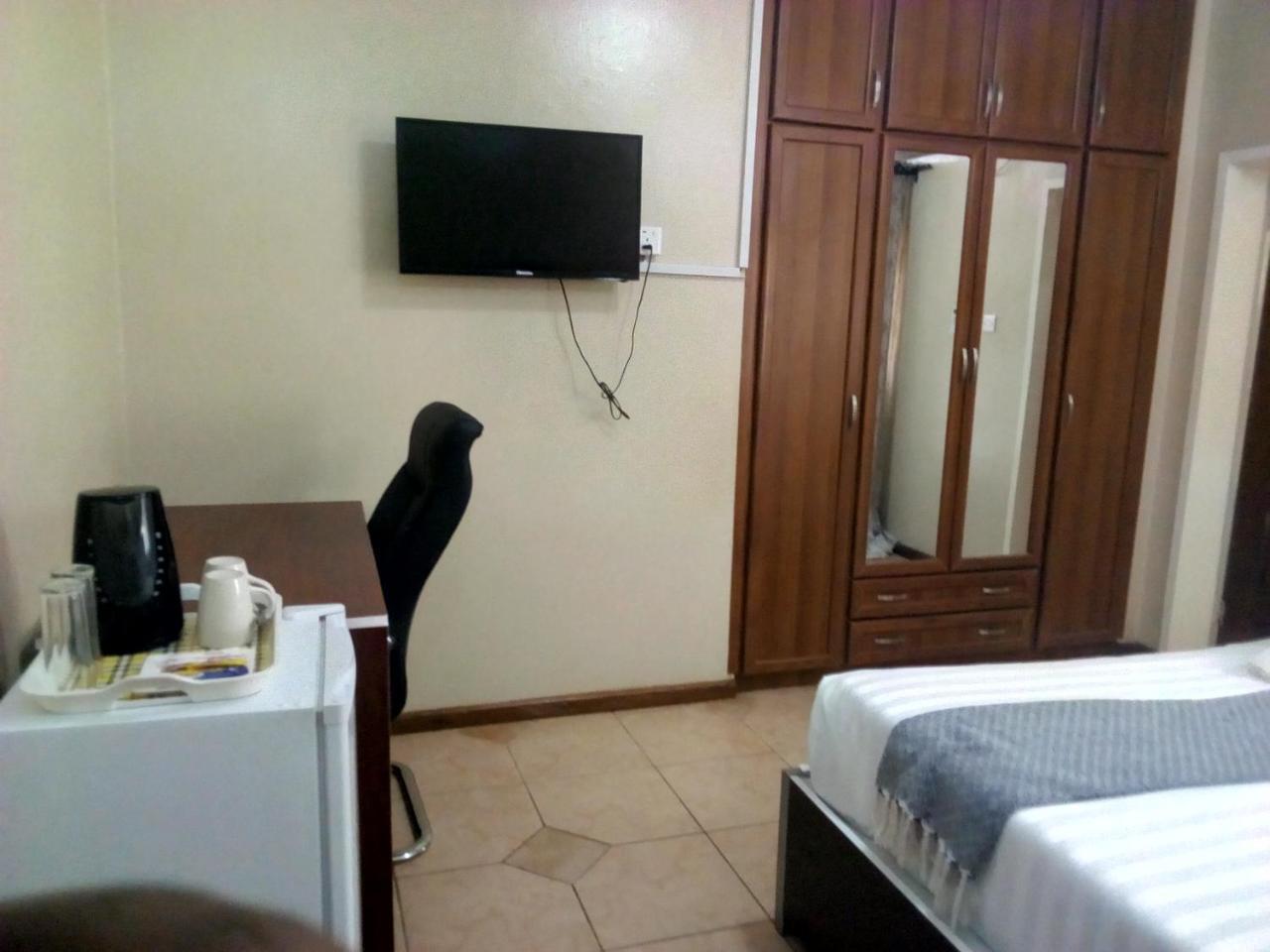 Zenith Lodge Lusaka Exterior foto
