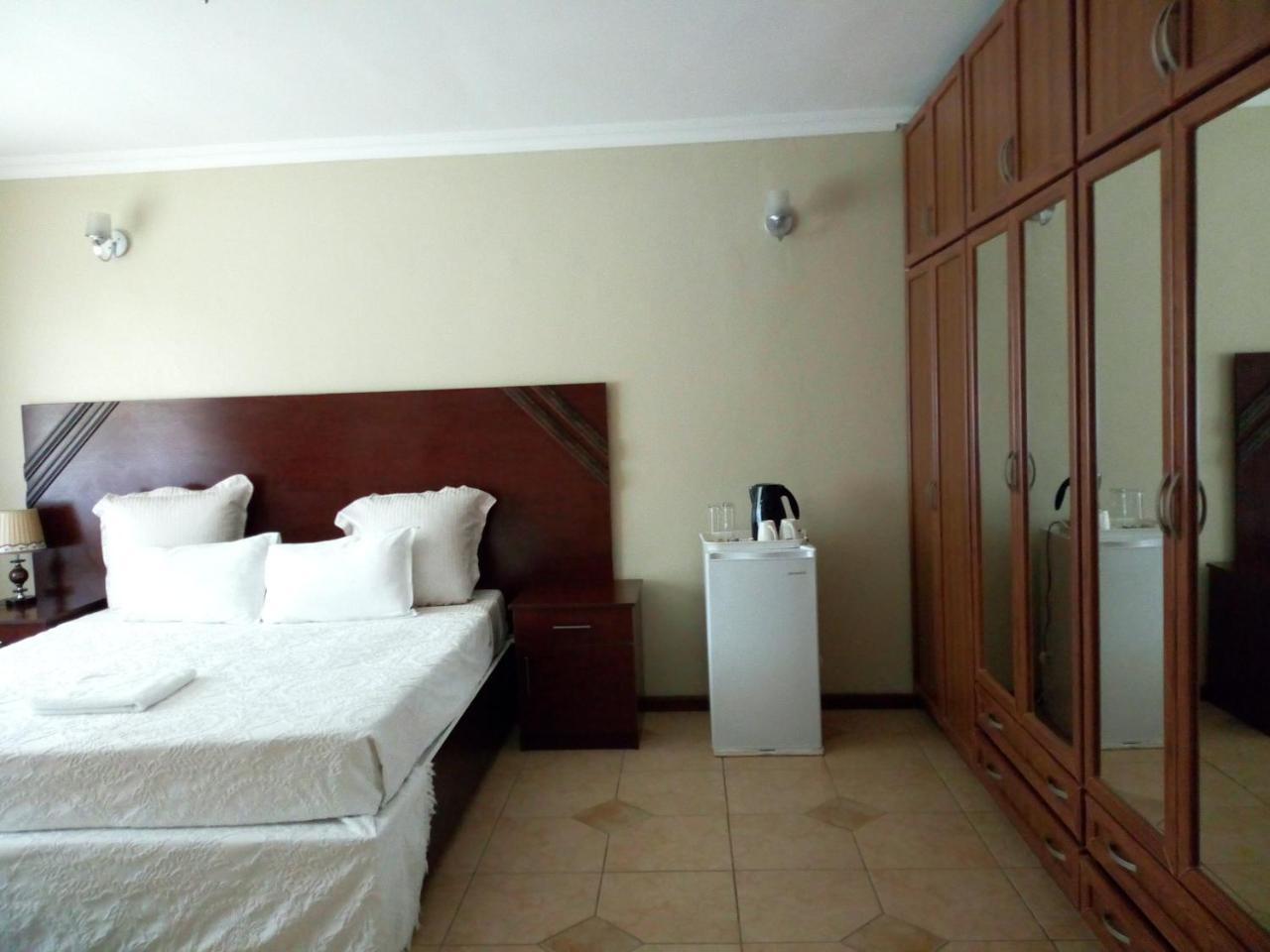 Zenith Lodge Lusaka Exterior foto